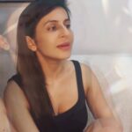 Roop Durgapal Instagram - Taking the advice of some very kind friends, I am going to do this on a regular basis.. hope I get your support & you guys like the songs in my voice 🥰 🙏 Also keep suggesting me songs that you would want to hear from me. Would try singing those as well.. ❤️ Song from the movie #dumlagakehaisha Originally sung by @monalithakur03 & @paponmusic Lyrics by @vidushak Composed by @anumalikmusic . . . . #singing #noautotune #mohmohkedhaage #singer #roopdurgapal #roopdurgapalsinging #reels #reelsinstagram #reelitfeelit #reelkarofeelkaro #reelsinstagram #reelindia #viral #viralvideos #viralsongs #viralvoice