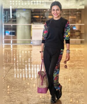 Roop Durgapal Instagram - Fly me to the moon 🌙 
.
.
Wearing @athenalifestyle.in 
.
.
#roopdurgapal
