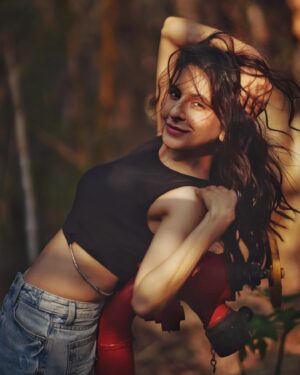 Roop Durgapal Instagram - Got the music in me 🎵 🎶 
.
.
.
.

📸 : @sagarkumarmunjwani 
Wearing @athenalifestyle.in 
Hair & Makeup : @gleamora_simran
.
.
.
.
#roopdurgapal #photoshoot #photooftheday #phoenix #photography
