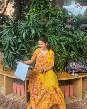 Roop Durgapal Instagram - This is how I had envisioned the month of March to end for me & the journey has just begun, as Yoga is for life 🧘‍♀️ 
My mother would have been the happiest person today as she herself was a PhD in Yoga & Samkhya Darshan. 
Even though I’m not even close to what she did, I can now atleast read & understand what wonderful things was her thesis about.
Thank you @hansajiyogendra Maa for your blessings everyday. With you,my constant search for that Mother figure in my life ends which was going on since past four years 🙏 
Grateful to @theyogainstituteofficial for making me look at life differently & also to all the beautiful souls I met in this journey including @gmanijaa 😊 ❤️
