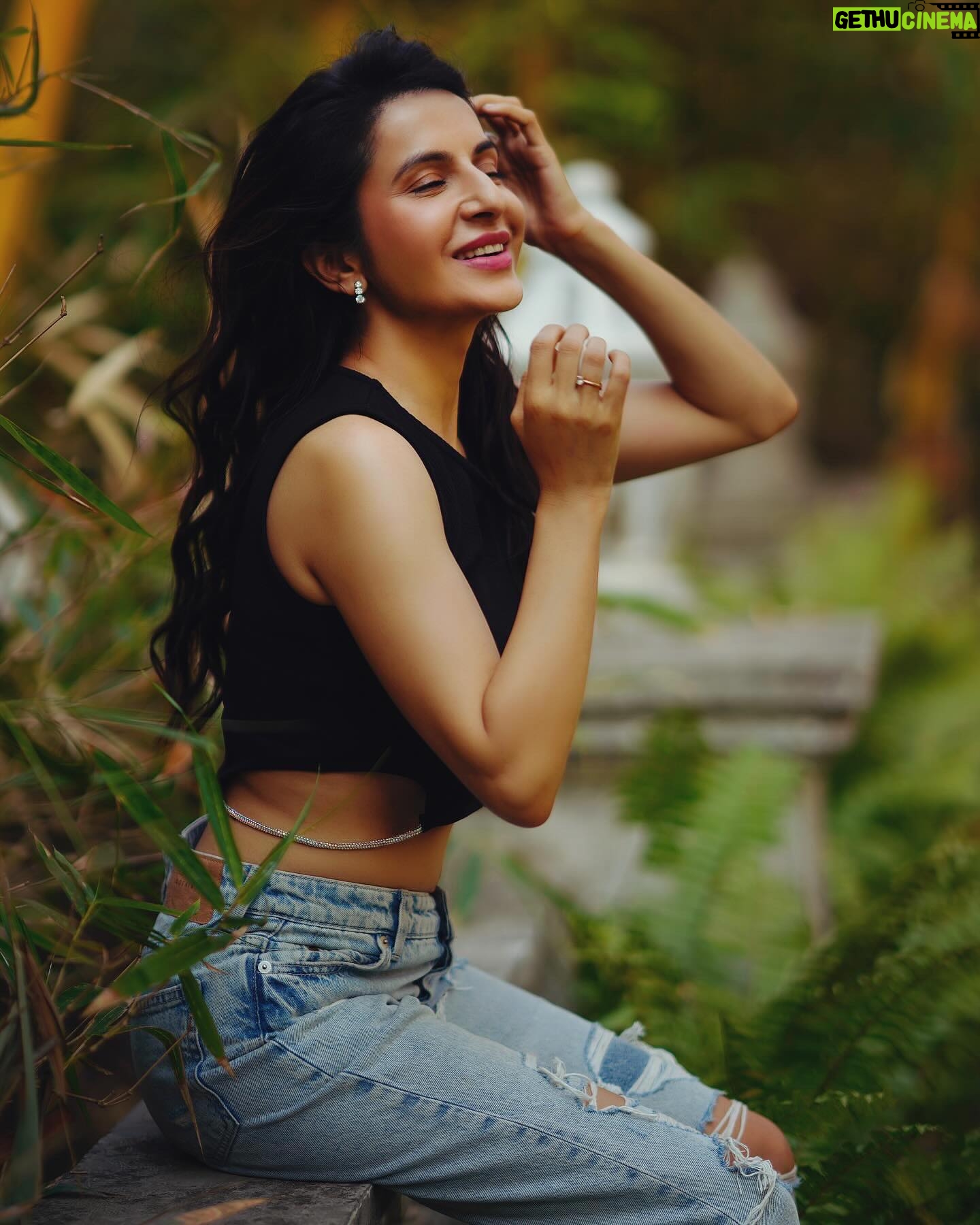 Roop Durgapal - 1.5K Likes - Got the music in me 🎵 🎶
.
.
.
.
📸 : @sagarkumarmunjwani
Wearing @athenalifestyle.in
Hair & Makeup : @gleamora_simran
.
.
.
.
#roopdurgapal #photoshoot #photooftheday #phoenix #photography