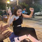 Roop Durgapal Instagram - Lo ji ek saal aur bade ho gaye 🦋🥳🥳 Birthday posts must be mandatory !!!! Delayed post by a day but everyday after my Birthday is an extension of that day.. so here I go .. Happppy 15th to meeee 🥳🥳❤️❤️❤️