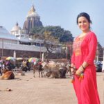Roop Durgapal Instagram - Jagannath Puri Darshan was one of the most powerful & spiritual experiences that I have had 🙏 Have got some of the vibrations with me from there to stay with me forever 😇 Rest of the pictures were before & after that while still in Puri .. . . . . . #jagannathpuri #jagannathpuritemple #purijagannadh #puri #odisha #roopdurgapal