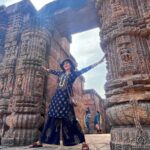 Roop Durgapal Instagram - Sun temple at Konark is my second Sun temple,after the one in my hometown, Almora 🌞 . . . . #reelsindia #réel #reelsinstagram #reelsvideo #reelitfeelit #trendingreels #trending #trendingsongs #trendingnow #reelkarofeelkaro #roopdurgapal #suntemple #suntemplekonark #konark #konarksuntemple #odisha #odishadiaries #odishagram #puri #indianheritage #indiapictures