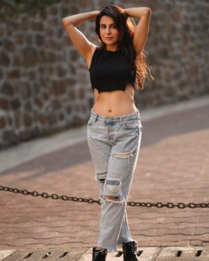 Roop Durgapal Instagram - This summer is really 🔥 
.
.
.
👗: @athenalifestyle.in 
📸: @sagarkumarmunjwani 
Muah @gleamora_simran 
.
.
.
#photooftheday #photography #photoshoot #fashion 
#roopdurgapal