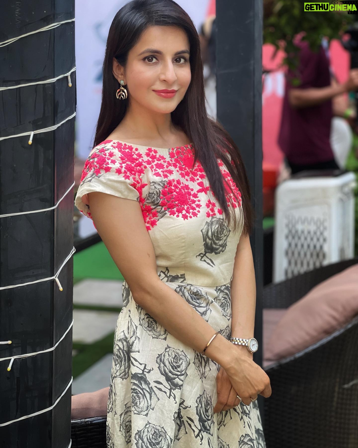 Roop Durgapal Instagram - Looking for that magic you always told me about ✨ ✨ Wearing @houseofmasaba . . . . . . . #RoopDurgapal