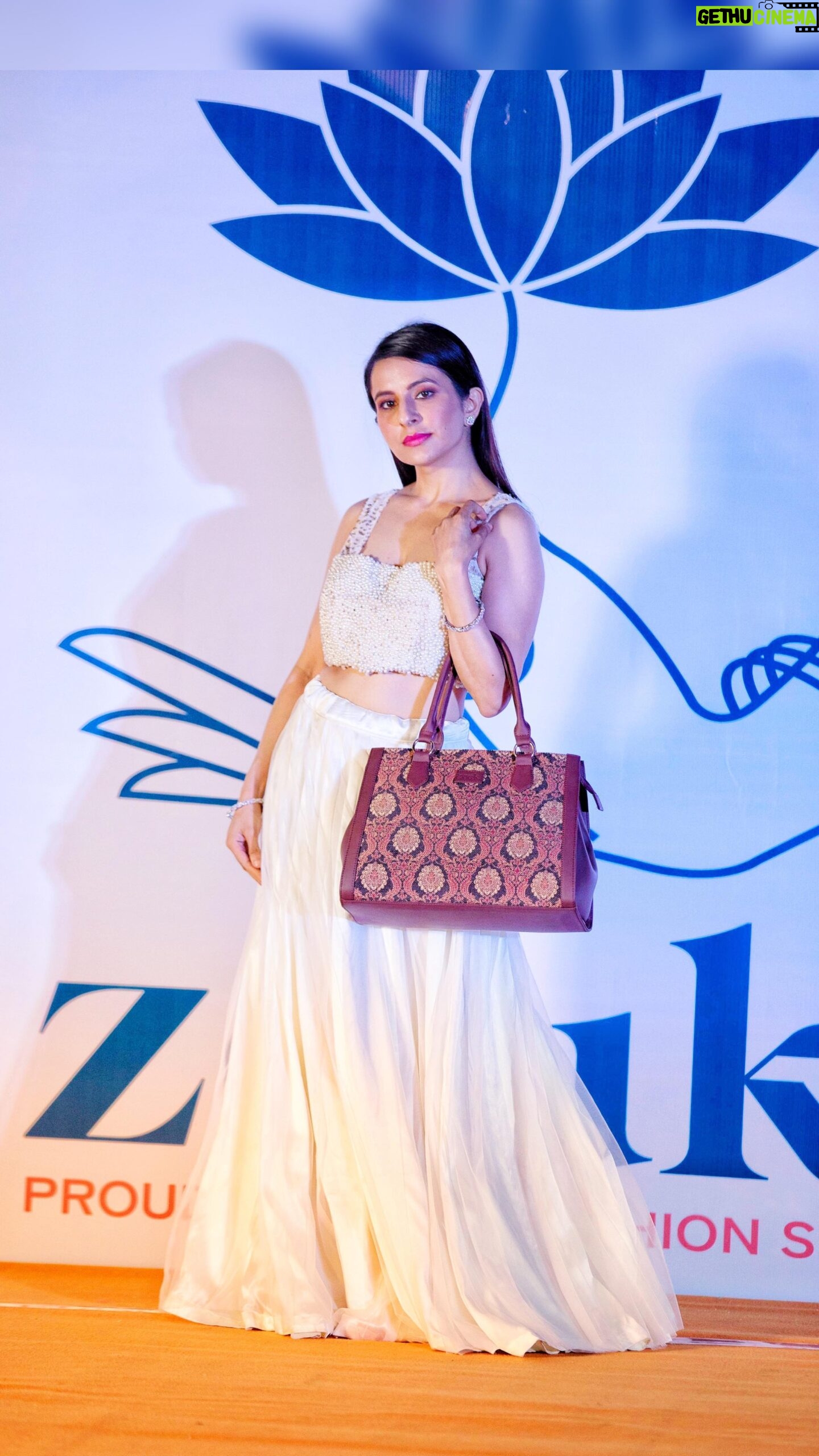 Roop Durgapal Instagram - It was an honour to walk the ramp at the 2nd Edition of Zouk’s Proudly Indian Fashion show at @holidayinnmumbai wearing this stunning piece by @rajkumari_by_richahaware 💖 From flaunting their gorgeous designs to showcasing the latest Zouk bags and footwear, it was a fashion dream come true🪷✨ Outfit: @rajkumari_by_richahaware Location: @holidayinnmumbai #ZouksProudlyIndianFashionShow #ZoukPIFS #ZoukPIFS2024 #ZoukPIFS #Rajkumaribyrichahaware #apparel #designer #ProudlyIndian #ZoukBags #crueltyfree #vegan #handcrafted #authenticallyyou #indian #emotion #handcraftedwithlove #UnapologeticallyIndia #fashionshow #fashion #Trendingspot #RoopDurgapal