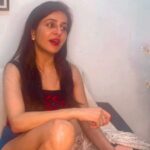 Roop Durgapal Instagram - My kinda Meditation 🧘 🎵 🎶 . . . . . . #singing #terehawale #laalsinghchaddha #arijitsingh #shreyaghoshal #noautotune #singer #roopdurgapal #roopdurgapalsinging #reels #reelsinstagram #reelitfeelit #reelkarofeelkaro #reelsinstagram #reelindia #viral #viralvideos #viralsongs #viralvoice