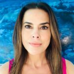 Rosa Blasi Instagram - www.rosablasitherapy.com for more deets. #mentalhealth #stayhome #stayhealthy #therapy 😷
