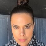 Rosa Blasi Instagram – Top Knots…the sweatpants of hair-dos. Who’s with me?!? 🙋🏽‍♀️#topknot