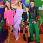 Rosa Blasi Instagram - This is not my audition for The Real Housewives of Hiddenville 😂 it’s the 1st @nickelodeon Kids Choice Awards I’ve attended in 5 years. Good to be reunited with part of my Thunderman and missing the ones not here!