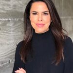 Rosa Blasi Instagram - Needed a ‘therapist associate’ picture for my double life... so I forced my kid to take this in a parking garage. Which says “let me help you” best? #resourceful #thanksportraitmode #actor/therapist/mom