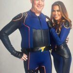 Rosa Blasi Instagram - If I look suprised in the first pic it’s bc my hair has never looked so good 😂 some bts of our gallery shoot promoting the movie that came out TODAY on @nickelodeon and @paramountplus #ThundemansReturns ⚡️