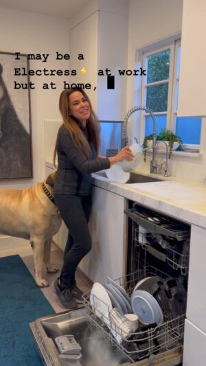 Rosa Blasi Instagram - Ladies and gentleman…meet Sarcasm.