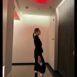 Rosamund Pike Instagram – Il gesto femminista . Thank you @mariagraziachiuri @Dior 
Strong minds. Strong feelings.