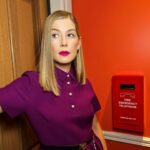 Rosamund Pike Instagram – Fun evening celebrating the camaraderie behind the making of @saltburnfilm . Talking about the film to SAG members, sharing what makes us proud of this film. (For me: I’m proud of the fact that adults are turning up to see this film in the cinema, and I’m proud as hell of being the mother figure to a quartet of incandescent younger actors). Had a delicious time getting ready with my dear friend @tinahaukjaerandersen who’s given me a new bob, and with @georgisandev who‘s given me new sparkle.