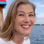 Rosamund Pike Instagram - I had never seen dolphins before this day, on a traditional Maldivian dhoni, when sunset brought them playing alongside our boat. A sheer expression of freedom. I was enchanted. I hope this video makes you smile too. Thank you to the Dive Butler team at @patinamaldives …