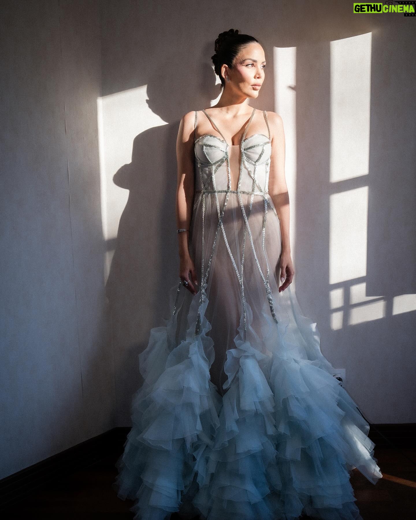 Rosanna Zanetti Instagram - El día de ayer fue una fantasía en muchos sentidos ✨ Premios Goya 2024 @academiadecine Maquillaje @robertoramosmakeup Peinado @jesusdepaula & @ghdspain Vestido @marchesafashion ( @victorblancostudio ) Joyas @havanajoyeros 📸 @pablomontilla