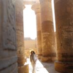 Rosanna Zanetti Instagram - Templo de Kom Ombo La luz, los detalles y el video de lo que me dice David la mayoría de las veces que me graba 🫶🏼 📸db #egipto #egipt #komombo #komombotemple