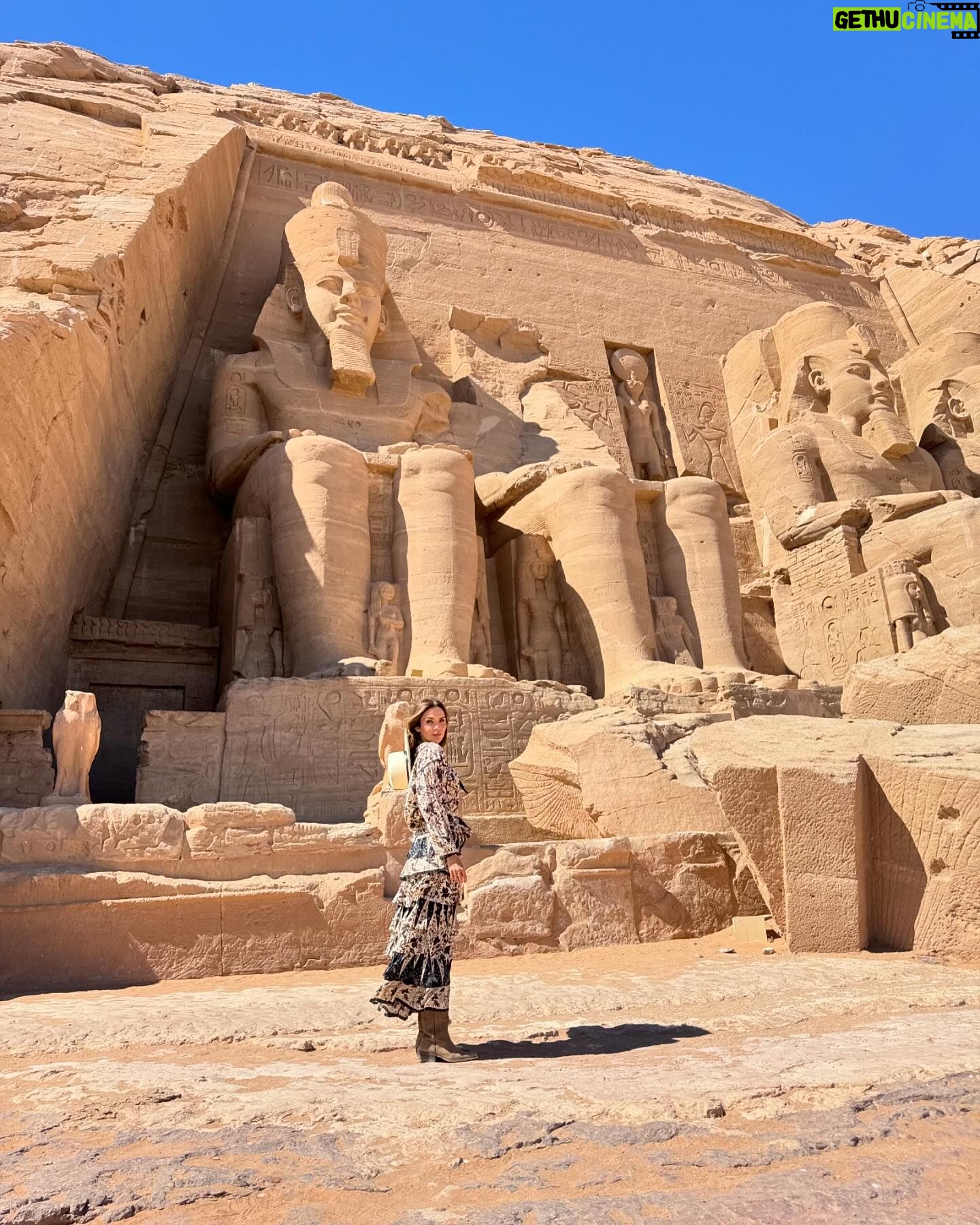 Rosanna Zanetti Instagram - Say yes to new adventures… #abusimbeltemple #egipto