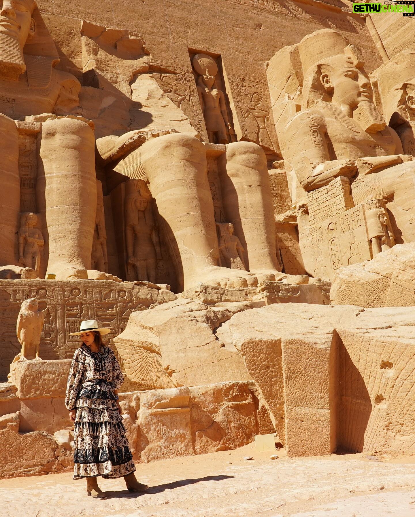 Rosanna Zanetti Instagram - Say yes to new adventures… #abusimbeltemple #egipto