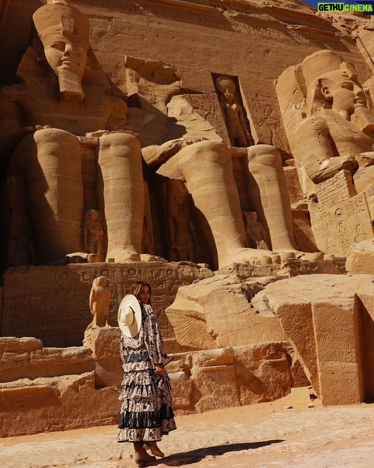 Rosanna Zanetti Instagram - Say yes to new adventures… #abusimbeltemple #egipto
