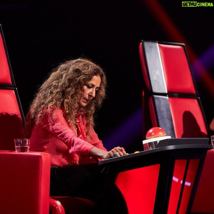 Rosario Flores Instagram - Última noche de audiciones, hoy cerramos un equipo maravilloso. Ganaremos esta edición de @lavozkids ??? #LaVozKidsAudiciones @grupoboomerang @robertosastrephoto