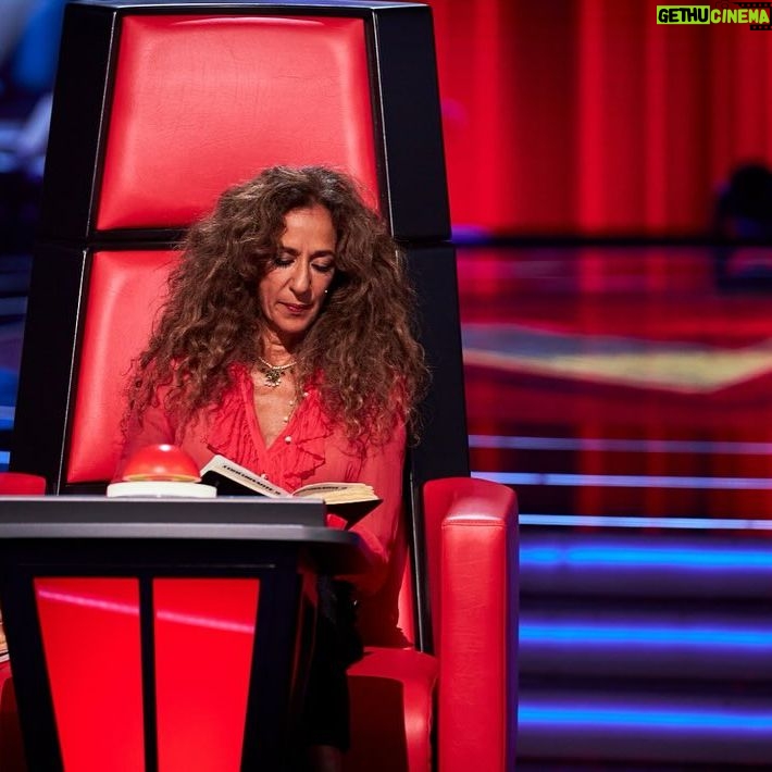 Rosario Flores Instagram - Última noche de audiciones, hoy cerramos un equipo maravilloso. Ganaremos esta edición de @lavozkids ??? #LaVozKidsAudiciones @grupoboomerang @robertosastrephoto