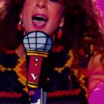 Rosario Flores Instagram - 🎤 No sabemos qué hemos hecho para merecernos a @rosarioficial, pero que no nos falte nunca. 💘 ¿Se llevarán igual de bien nuestros coaches durante las Batallas? 😋 #LaVozKids #Rosario