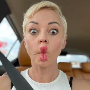 Rose McGowan Instagram - Unfiltered fish face