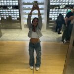 Rosie McClelland Instagram - A day in our life’s @theofficialselfridges with my day 1 @therealsophiagrace 💕 Watch our full vlog on YouTube now (link in bio) #shopping
