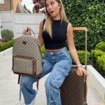 Rosie McClelland Instagram - All in 24 hours! Check out my Travel to LA with me vlog on YouTube now (link in bio) 💋 🌴 #travel #vlog #la