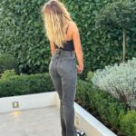 Rosie McClelland Instagram - Suns out, buns out 🖤