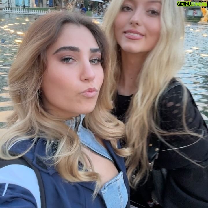 Rosie McClelland Instagram - Had the best day with you @emilydobson miss you already 💕 Check out our TikTok (link in bio) #bff #la #bestie