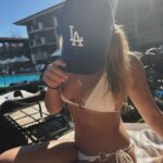 Rosie McClelland Instagram - Poolside 🌴 #la