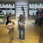 Rosie McClelland Instagram - A day in our life’s @theofficialselfridges with my day 1 @therealsophiagrace 💕 Watch our full vlog on YouTube now (link in bio) #shopping