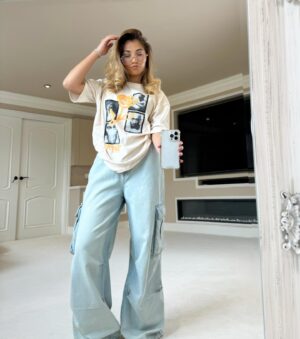 Rosie McClelland Instagram - “I like that I’m not typical” 🤍 If the jeans don’t fit find some ribbon 🤍🎀 Check out my latest TikTok for bow tutorial (link in bio)