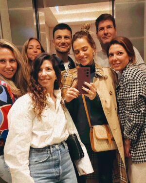 Rotem Sela Instagram - יומולדת שמח לחבר הכי טוב שלי, לפרטנר המושלם שלי,לחצי השני שלי, ללב שלי, לגבר (השני) של חיי, לאדם שגורם לי לצחוק עד שכואבת לי הבטן, שמכיר אותי כל כךךךךךך טוב מכל הכיוונים, שמרגיע אותי ושומר עלי, שיודע את כל הסודות שלי, שאומר לי תמיד את האמת, שמציץ לי תמיד בטלפון כשאני מסמסת, שנכנס אלי הביתה ומתחיל לדבר איתי גם כשאני באמצע מקלחת, שמרכל איתי עד השעות הקטנות של הלילה ושיודע שאני אהיה בשבילו עד סוף החיים לכל מה שרק ירצה. 
אני אוהבת אותך אסיל'ה שלי, אמן ותהיה מאושר שמח ובריא. אתה תמיד אומר לי שאני הלאקי צ'ארם שלך, אם רק היית יודע כמה אתה הלאקי צ'ארם שלי❤️ מזל טוב נשמה טובה שלי 🥳
(וד"ש מסינדי ואלירן)
@assiazar