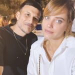 Rotem Sela Instagram - יומולדת שמח לחבר הכי טוב שלי, לפרטנר המושלם שלי,לחצי השני שלי, ללב שלי, לגבר (השני) של חיי, לאדם שגורם לי לצחוק עד שכואבת לי הבטן, שמכיר אותי כל כךךךךךך טוב מכל הכיוונים, שמרגיע אותי ושומר עלי, שיודע את כל הסודות שלי, שאומר לי תמיד את האמת, שמציץ לי תמיד בטלפון כשאני מסמסת, שנכנס אלי הביתה ומתחיל לדבר איתי גם כשאני באמצע מקלחת, שמרכל איתי עד השעות הקטנות של הלילה ושיודע שאני אהיה בשבילו עד סוף החיים לכל מה שרק ירצה. אני אוהבת אותך אסיל'ה שלי, אמן ותהיה מאושר שמח ובריא. אתה תמיד אומר לי שאני הלאקי צ'ארם שלך, אם רק היית יודע כמה אתה הלאקי צ'ארם שלי❤️ מזל טוב נשמה טובה שלי 🥳 (וד"ש מסינדי ואלירן) @assiazar