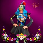 Roxana Castellanos Instagram - Si nada nos salva de la muerte, que al menos el amor nos salve de la vida 🤍 #tbt #catrina #2denoviembre