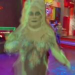 Roxana Castellanos Instagram - ¿Dulce o truco, muchachada?😈🧙‍♀️ ¿De qué se van a disfrazar? #halloween @cuentameloyaof @deyanirarubiofficial #diadebrujas #terror