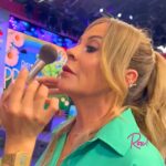 Roxana Castellanos Instagram - Amor, amor, que te pintas de cualquier color 💋 Make- up: @berts_ily_ 💄#makeup peinado 😍 @tanyslg #photooftheday #carrusel