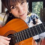 Rozalén Instagram - “Será mejor” ❣️ Cuánto tiempo sin cantarla… #SeráMejor #Rozalén #GuitarraYVoz #Acústico