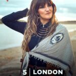 Rozalén Instagram - VOLVEMOS A LONDRES, DUBLIN Y EDIMBURGO señorxs!!!!!! 💃🏻🔥💃🏻🔥💃🏻🔥💃🏻🔥💃🏻🔥💃🏻🔥💃🏻🔥💃🏻🔥💃🏻🔥💃🏻 Las ganas que teníamos de volver a veros… Este junio!! Triplete! Nos vemos no? 🫠 #Rozalén #ElAbrazo #GiraEuropa