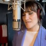 Rozalén Instagram - Cuando grabé esta canción de la talentosa @guadigalego sentí que mi trabajo tenía sentido por momentos como ese… No sé qué tiene esta melodía que me eriza entera. Basada en la novela de @dolores_redondo “Todo esto te daré” 🥺💕 Todo mi amor y admiración hacia ti @guadigalego Todo mi amor también para Galicia. Otro capítulo que me une aún más a una tierra mágica… https://links.altafonte.com/qb9kb8r