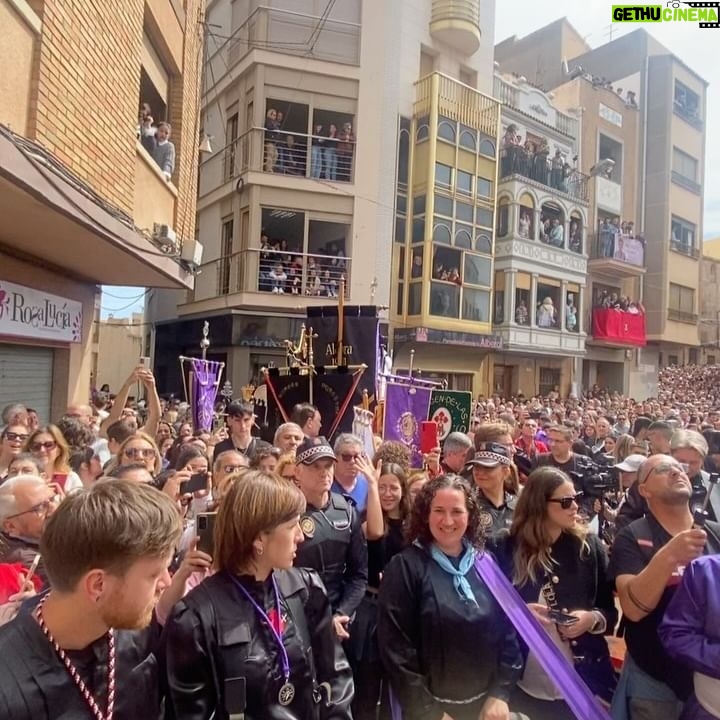 Rozalén - 16.4K Likes - La ROMPIDA de L’Alcora 💞😭
Esto hay que vivirlo.
Aún me vibra fuerte el pecho.
Qué honor que nos hagáis partícipes de una tradición tan emocionante…
En julio os devolveremos todo este Amor 🥺🙏
#Rompida #Tambor #SemanaSanta #Tradición