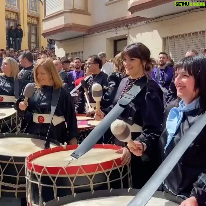 Rozalén - 16.4K Likes - La ROMPIDA de L’Alcora 💞😭
Esto hay que vivirlo.
Aún me vibra fuerte el pecho.
Qué honor que nos hagáis partícipes de una tradición tan emocionante…
En julio os devolveremos todo este Amor 🥺🙏
#Rompida #Tambor #SemanaSanta #Tradición