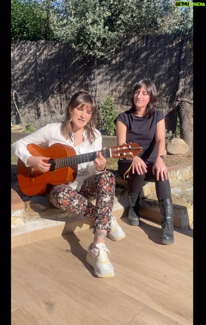 Rozalén - 16.4K Likes - TODO LO QUE AMASTE 💕
17 de febrero…
Con mi @beatrizromerols
#TodoLoQueAmaste #Duelo #Rozalén
#LenguaDeSignos #NuevoSingle