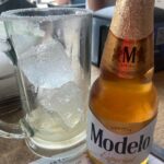 Rozalén Instagram - Ayer regresé a España después de estos dos días fugaces en Bogotá y otros dos días en Ciudad de México. (Estas son las únicas fotos que he hecho 🤣. Estaba pendiente de vivírmelo todo) Tengo mucho que mostrar para compartir y dar las gracias por todos los mimos que recibo cada vez que estoy por allí… 🥺 Mañana comienzo la promoción del nuevo disco aquí, en mi país y estoy con más pánico que nunca. Ea. Voy pa’atrás. Ojalá todo salga bien y yo sea capaz de expresar todo lo que esconde “El Abrazo” ❤️ #ElAbrazo #Rozalén