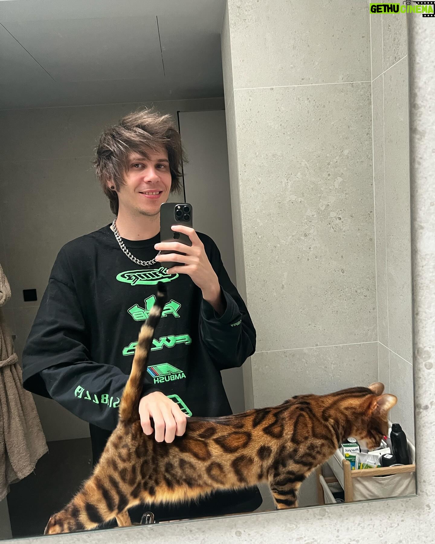 Rubén Doblas Gundersen Instagram - gatillo
